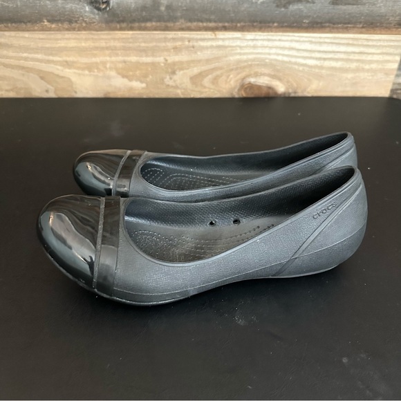 CROCS‎ Brynn Ballet Cap Toe Flats Womens Size 9 Black Slip On Career Shoes - Picture 2 of 8